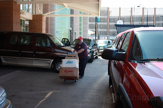 2009TAT_ 200.jpg - more unloading